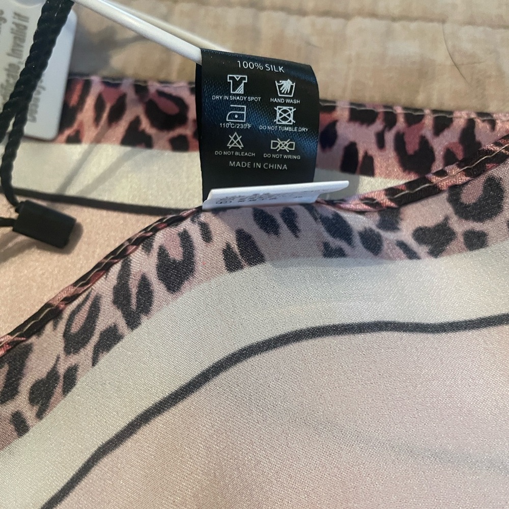 100% Silk Scarf SilkSilky Cats Leopard Print Border Square NWT - Picture 11 of 13